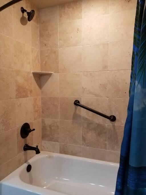Hawaiian Cottage - Heated Pool Walk To The Beach 可可比奇 外观 照片